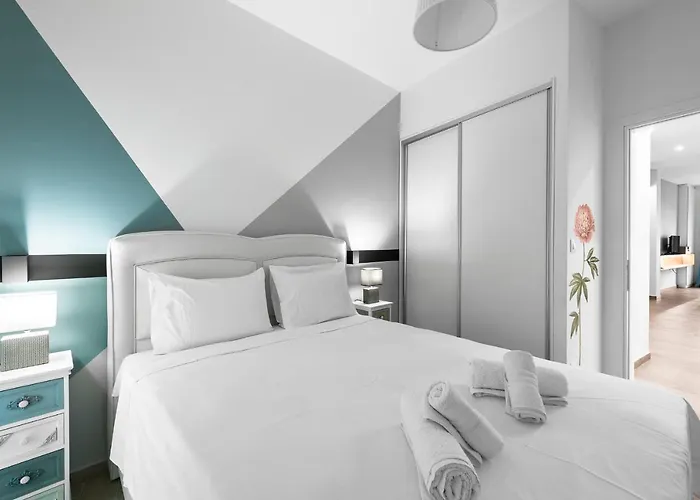 Flaneur, Nilie Hospitality Mgmt *